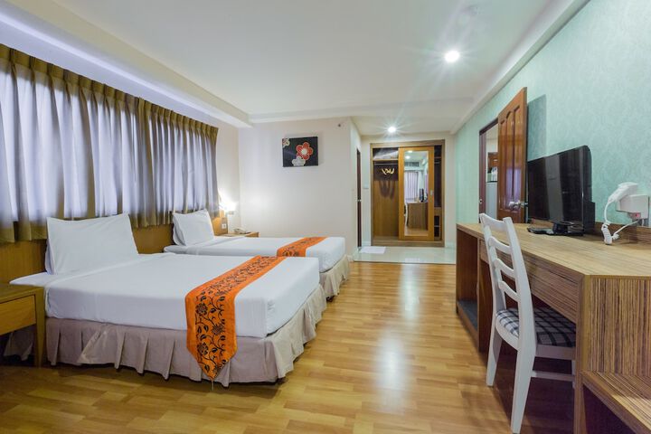 Room 27 of 103
