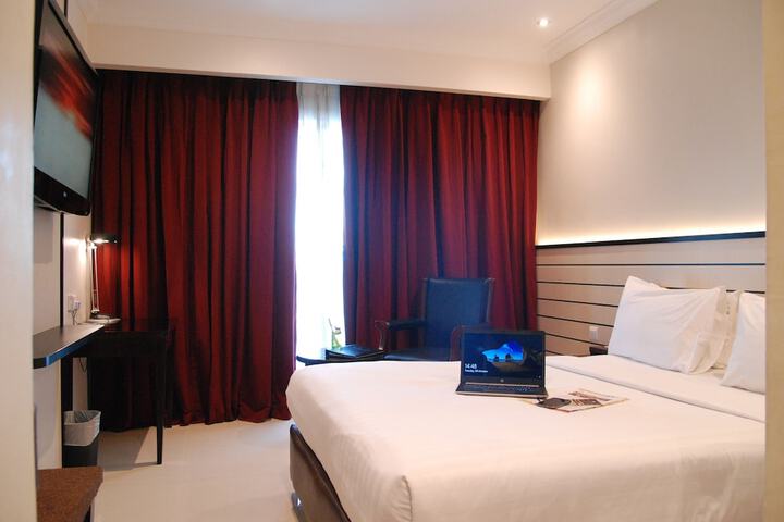 Room 10 of 101