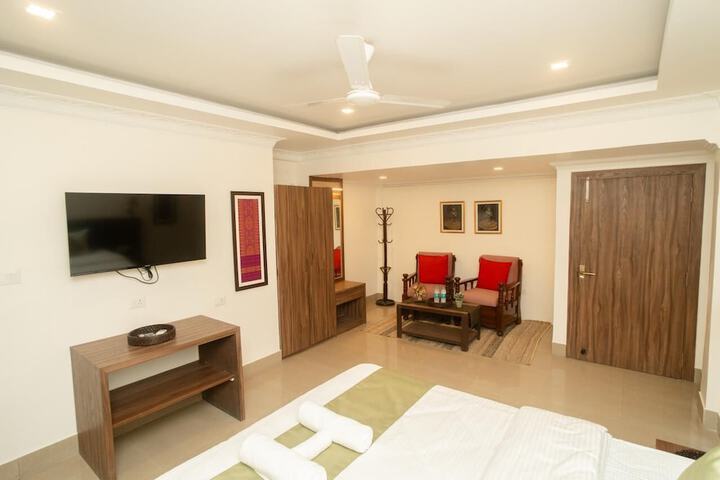 Room 12 of 26