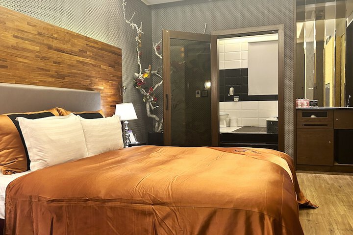 Room 31 of 97