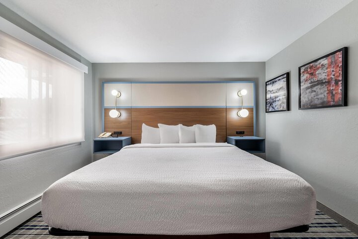 Room 52 of 73