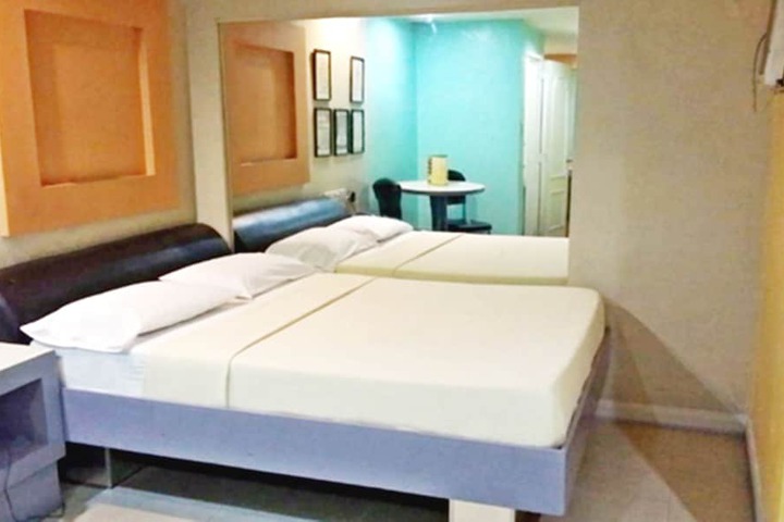 Room 6 of 24
