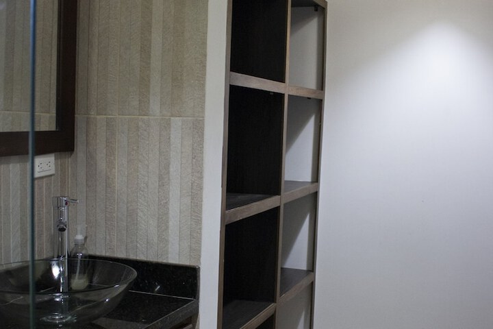 Room 16 of 125