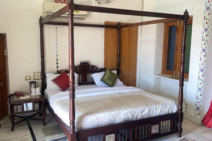 Room 8 of 46