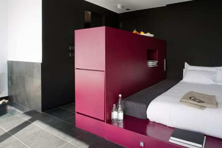 Room 8 of 42