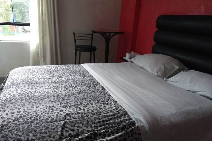 Room 6 of 8
