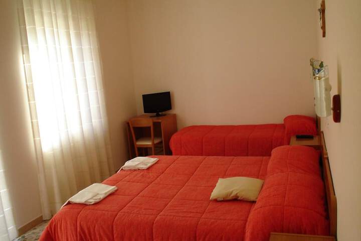 Room 25 of 51