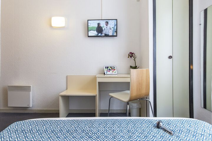 Room 8 of 31