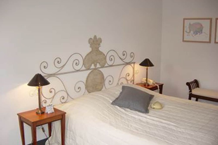 Room 2 of 33
