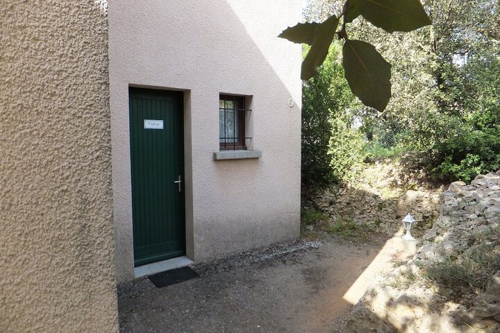 Hotel 5 of 6