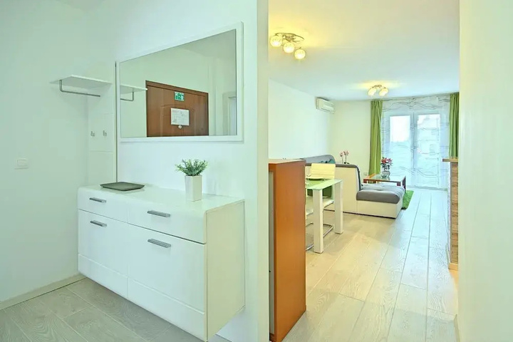 Room 3 of 19