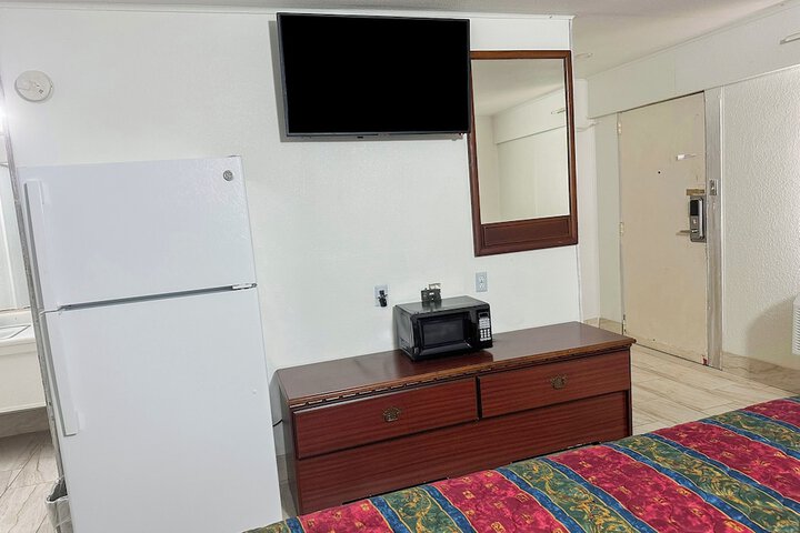 Room 11 of 19
