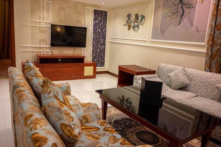 Room 28 of 60