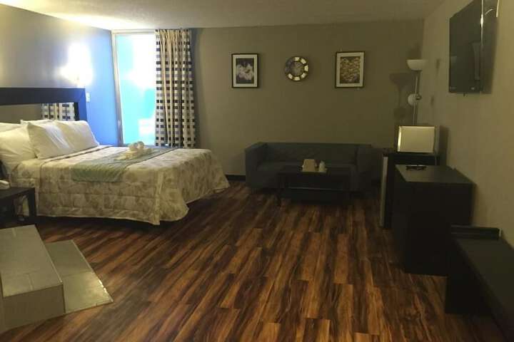 Room 8 of 39