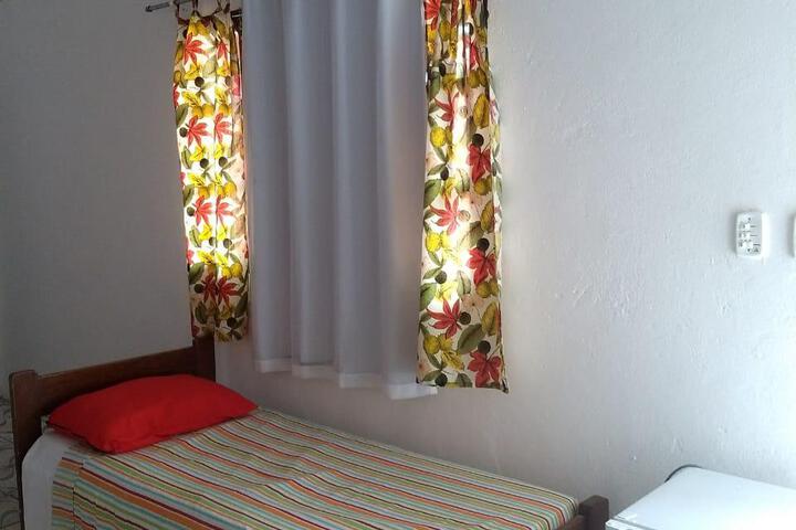 Room 13 of 37