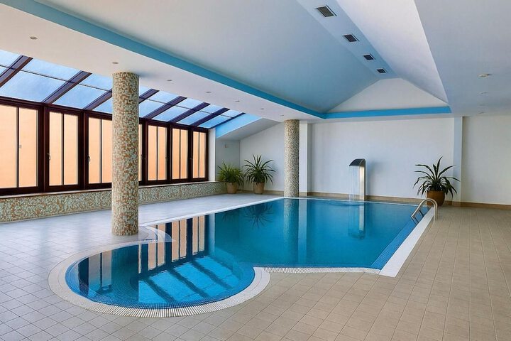 Pool 7 of 10