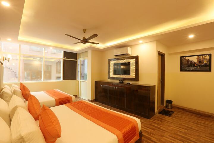 Room 10 of 22