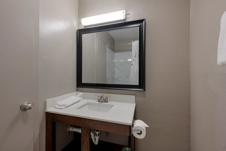 Room 22 of 34