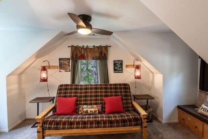 Room 2 of 31