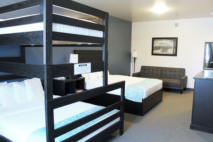 Room 6 of 18