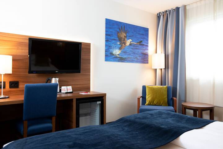 Room 9 of 50