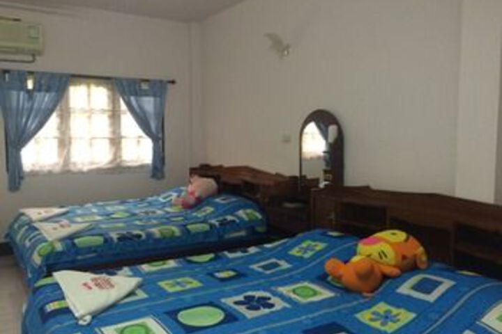 Room 12 of 20