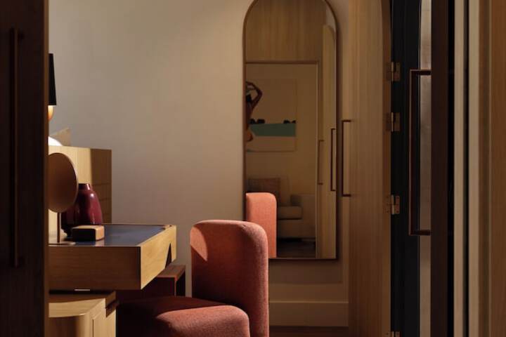 Room 19 of 229