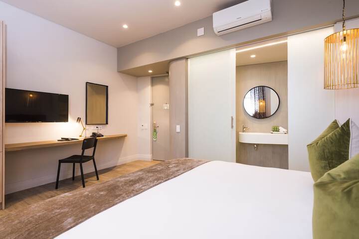 Room 7 of 37