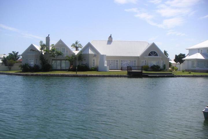 Exterior of Waterside Living MM1297