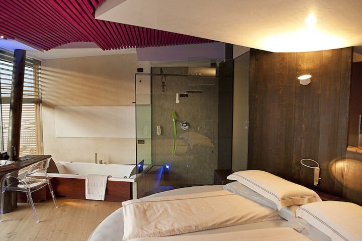 Room 28 of 95