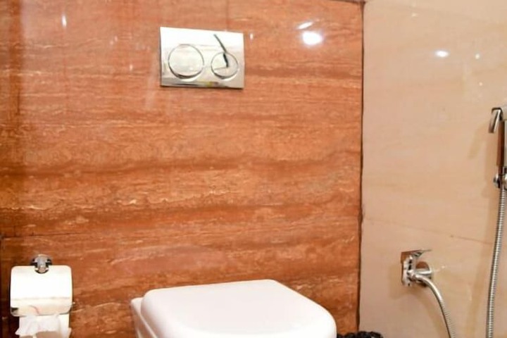Room 13 of 20