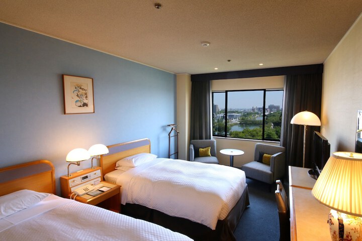 Room 12 of 126