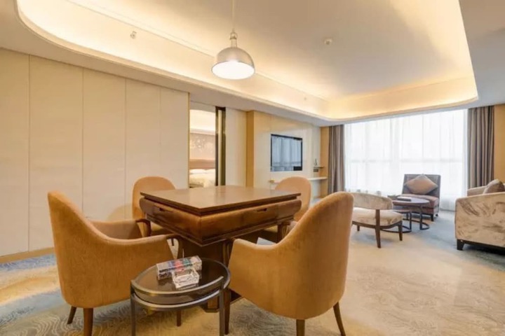 Room 30 of 46