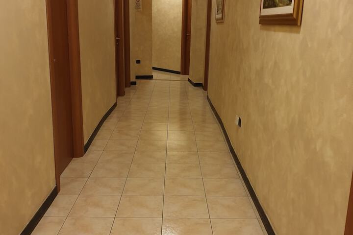 Ballroom/Hall 32 of 35