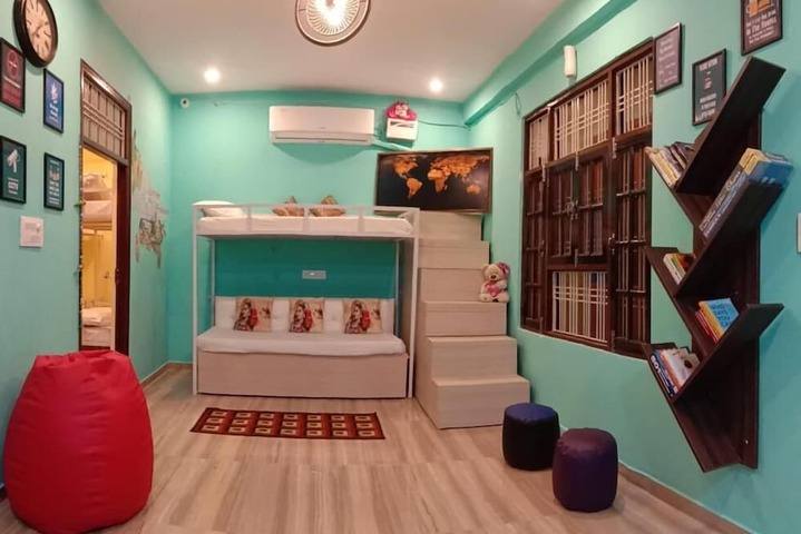 Room 3 of 25