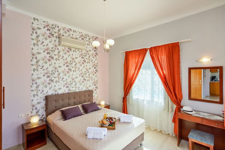 Room 5 of 33