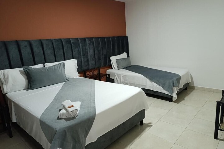 Room 3 of 10
