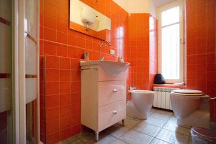 Room 2 of 20