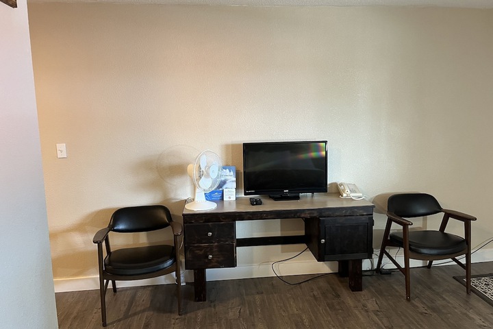 Room 21 of 168