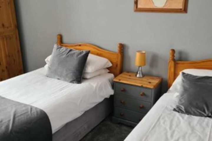 Room 13 of 66
