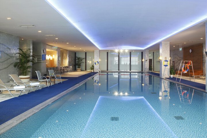 Hotel Pool