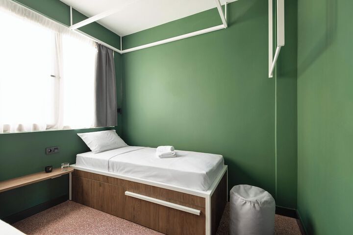 Room 6 of 96