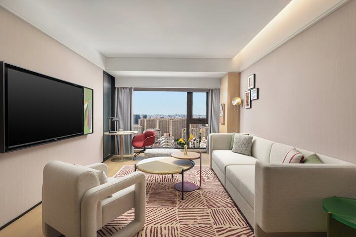 Room 16 of 53