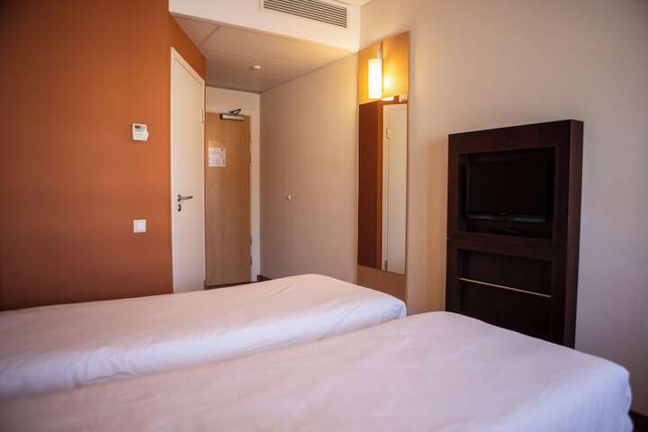 Room 21 of 60