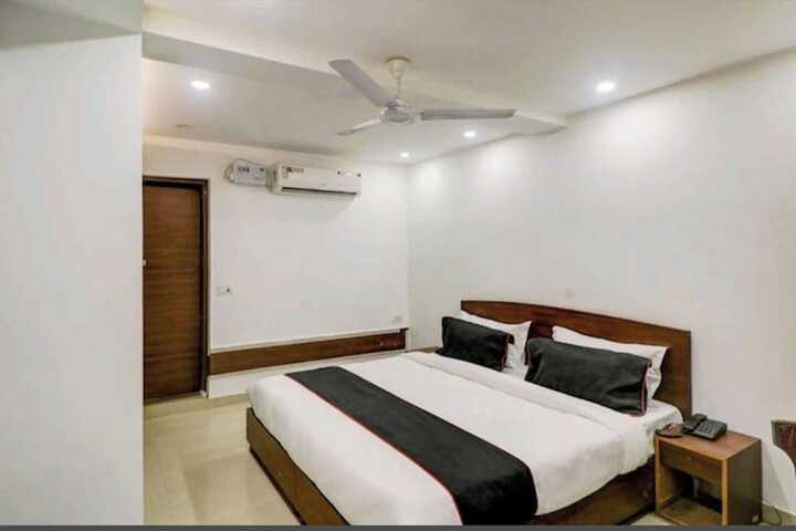 Room 67 of 90