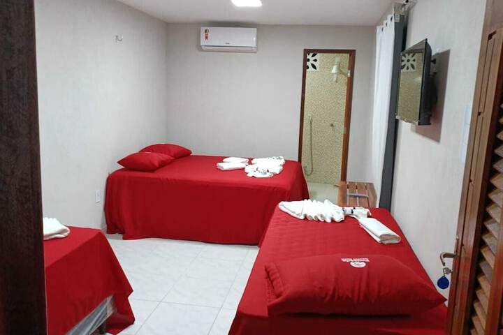Room 33 of 183