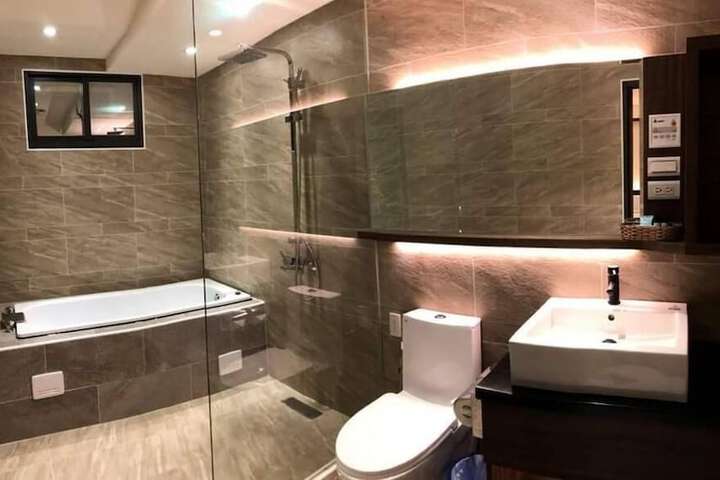 Room 16 of 21