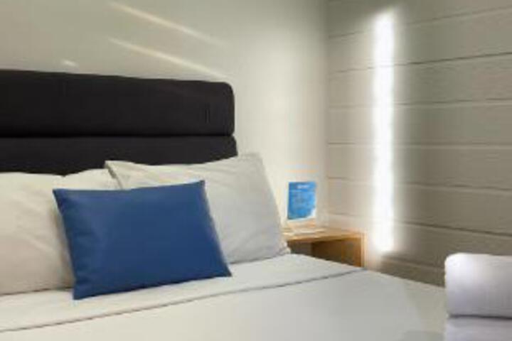 Room 10 of 24