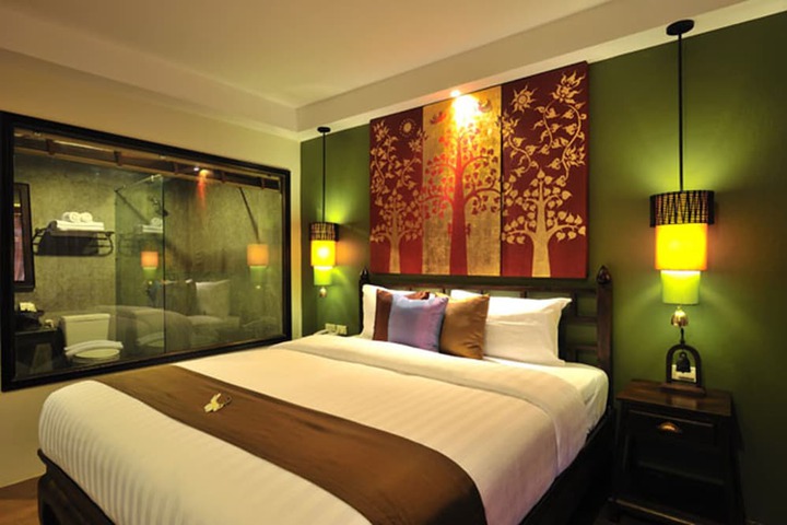 Room 9 of 30