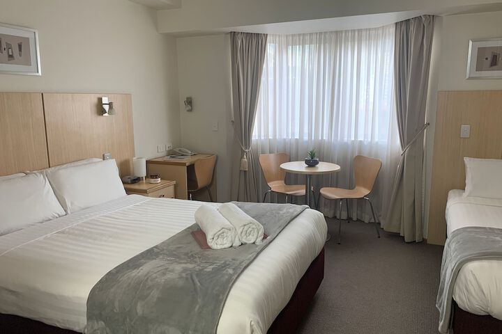 Room 10 of 38